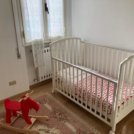 Casa Spaziosa E Comoda Vicino Al Centro Nyaraló