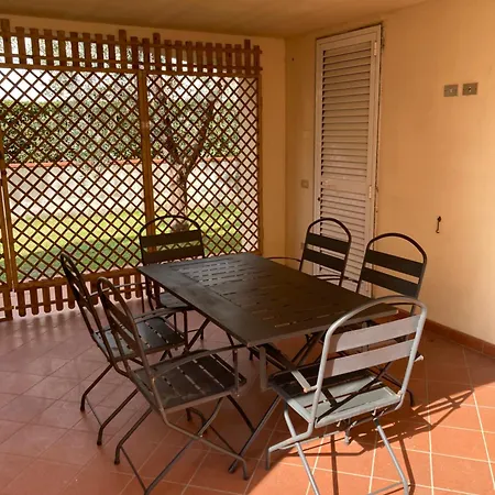 Casa Spaziosa E Comoda Vicino Al Centro Nyaraló